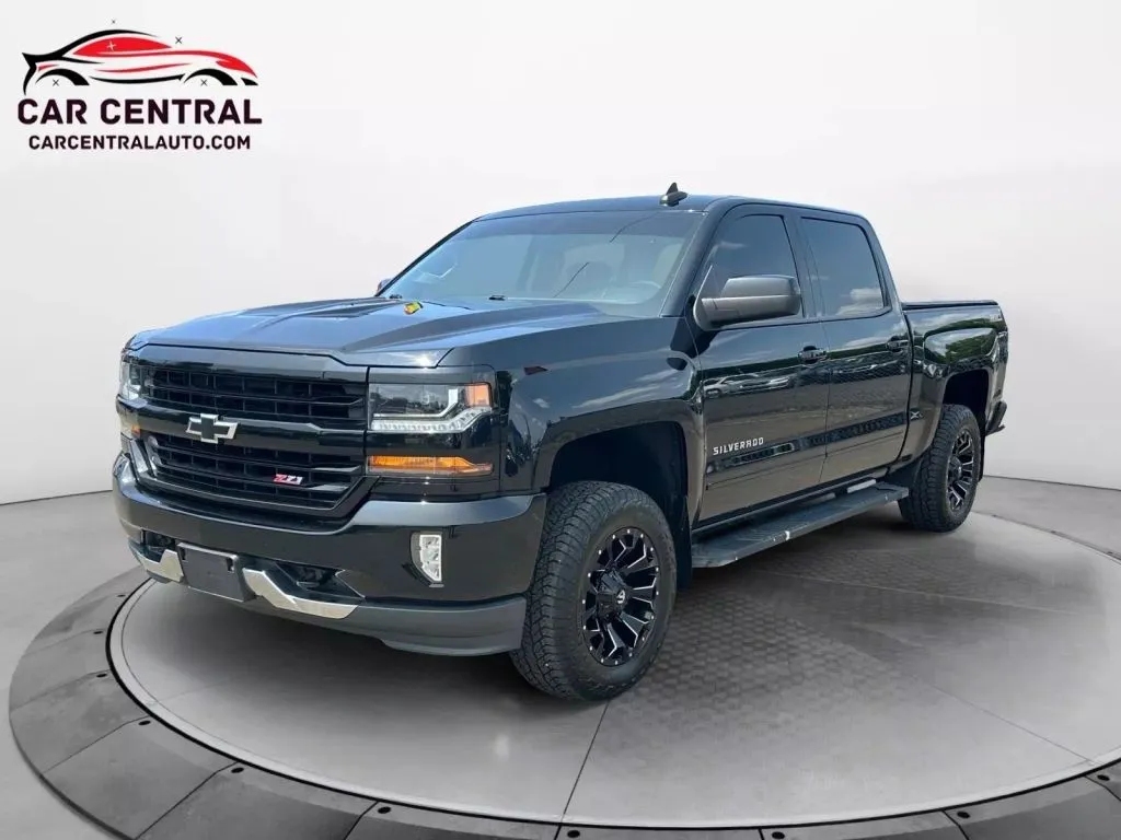 2017 Chevrolet Silverado 1500 Crew Cab Z71 LT Pickup 4D 5 3/4 ft for sale in Milford, CT