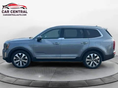 Photos of 2020 Kia Telluride S Sport Utility 4D for sale in Milford, CT at Car Central Milford