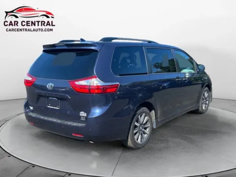 More photos of 2018 Toyota Sienna XLE Premium Minivan 4D at Car Central Milford, CT