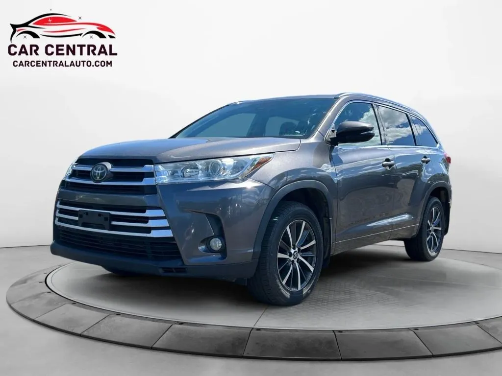 Gray 2018 Toyota Highlander XLE Sport Utility 4D for sale in Milford, CT
