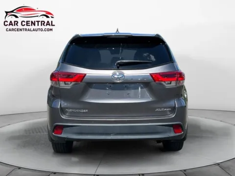 More photos of 2018 Toyota Highlander XLE Sport Utility 4D at Car Central Milford, CT