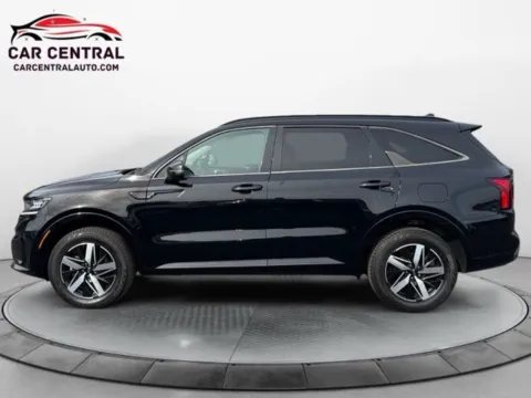 Photos of 2021 Kia Sorento EX for sale in Milford, CT at Car Central Milford