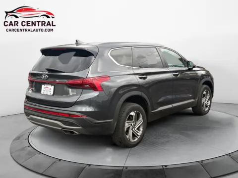 More photos of 2021 Hyundai Santa Fe SE at Car Central Milford, CT