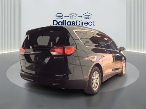 More photos of 2021 Chrysler Voyager LXI at Dallas Direct Auto, TX