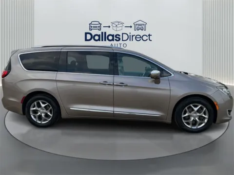 More photos of 2018 Chrysler Pacifica Limited at Dallas Direct Auto, TX