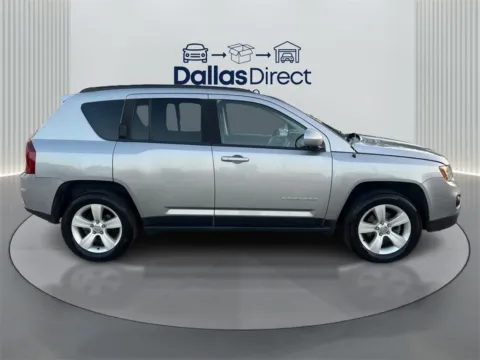 More photos of 2016 Jeep Compass Latitude at Dallas Direct Auto, TX