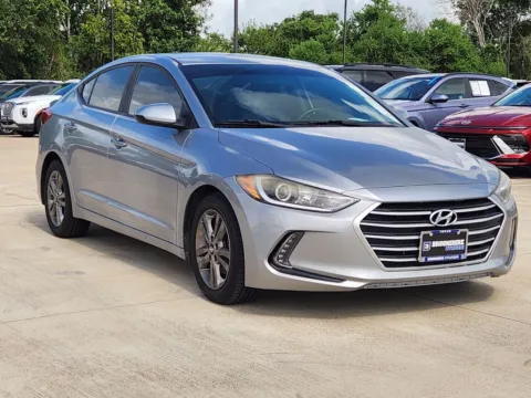 Another view of 2017 Hyundai Elantra SE for sale in Irving, TX at Dallas Direct Auto