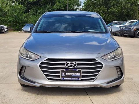 Photos of 2017 Hyundai Elantra SE for sale in Irving, TX at Dallas Direct Auto