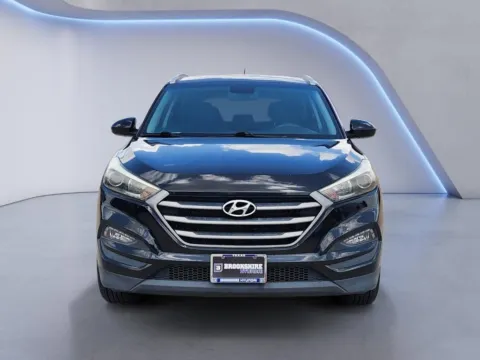 Photos of 2016 Hyundai Tucson SE for sale in Irving, TX at Dallas Direct Auto