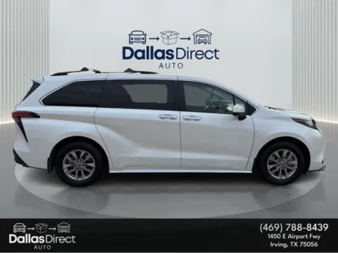 More photos of 2022 Toyota Sienna XLE at Dallas Direct Auto, TX