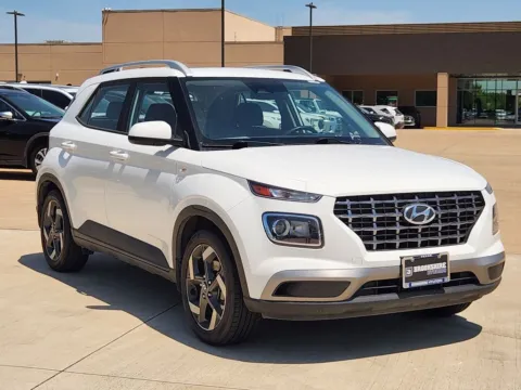 More photos of 2024 Hyundai Venue SEL at Dallas Direct Auto, TX