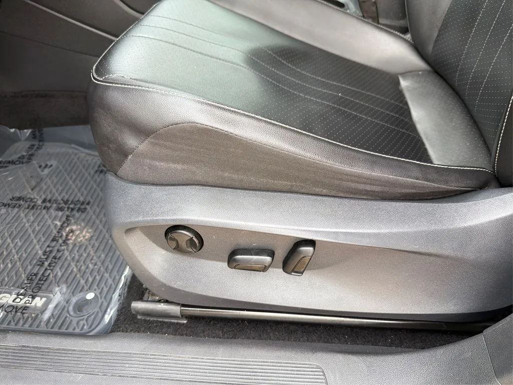 2022 Volkswagen Tiguan SE - Photo 19