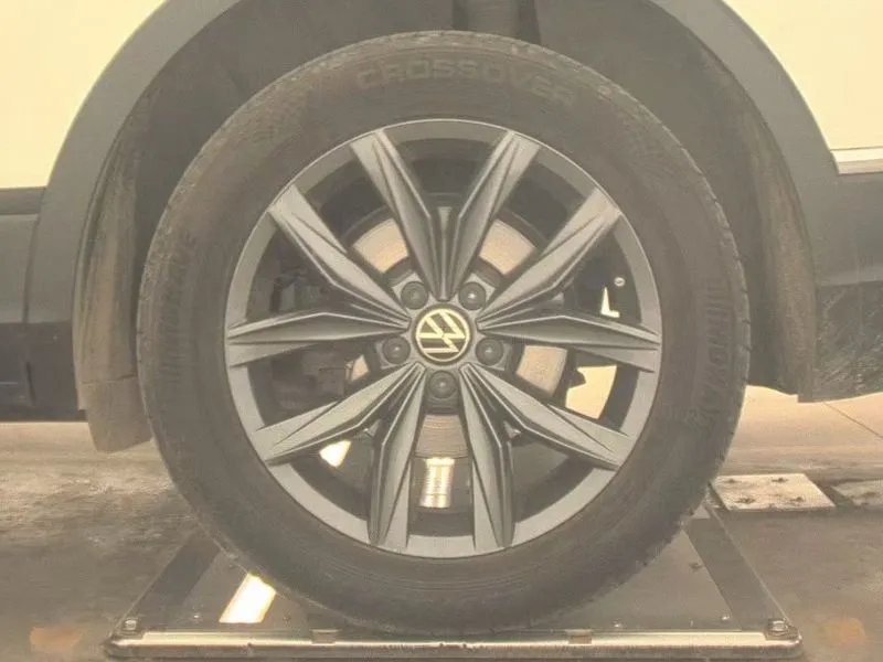 2022 Volkswagen Tiguan SE - Photo 22