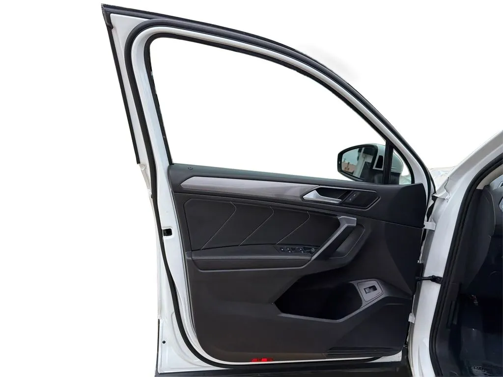 2022 Volkswagen Tiguan SE - Photo 20