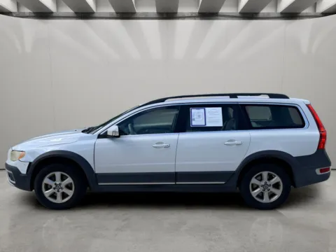 Photos of 2010 Volvo XC70 3.2L for sale in Irving, TX at Dallas Direct Auto