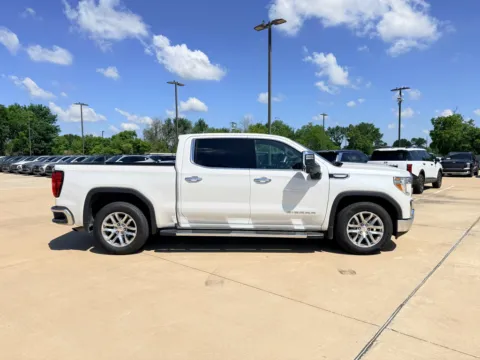 More photos of 2021 GMC Sierra SLT at Dallas Direct Auto, TX