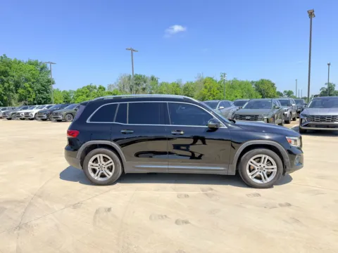 Another view of 2020 Mercedes-Benz GLB 250 for sale in Irving, TX at Dallas Direct Auto