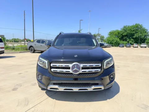 Photos of 2020 Mercedes-Benz GLB 250 for sale in Irving, TX at Dallas Direct Auto