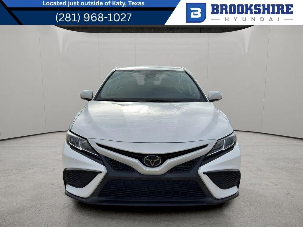 White 2022 Toyota Camry SE for sale in Irving, TX
