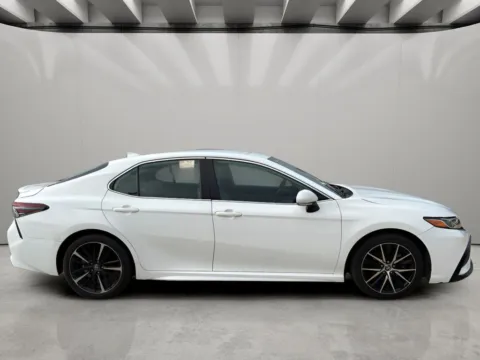 More photos of 2022 Toyota Camry SE at Dallas Direct Auto, TX