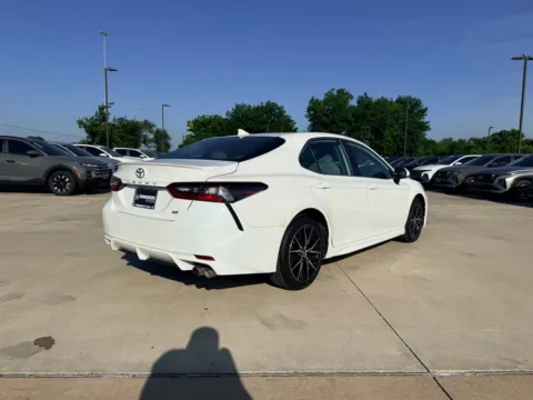 More photos of 2022 Toyota Camry SE at Dallas Direct Auto, TX