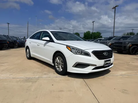 Another view of 2017 Hyundai Sonata 2.4L for sale in Irving, TX at Dallas Direct Auto