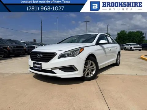 White 2017 Hyundai Sonata 2.4L for sale in Irving, TX
