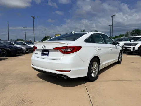 More photos of 2017 Hyundai Sonata 2.4L at Dallas Direct Auto, TX