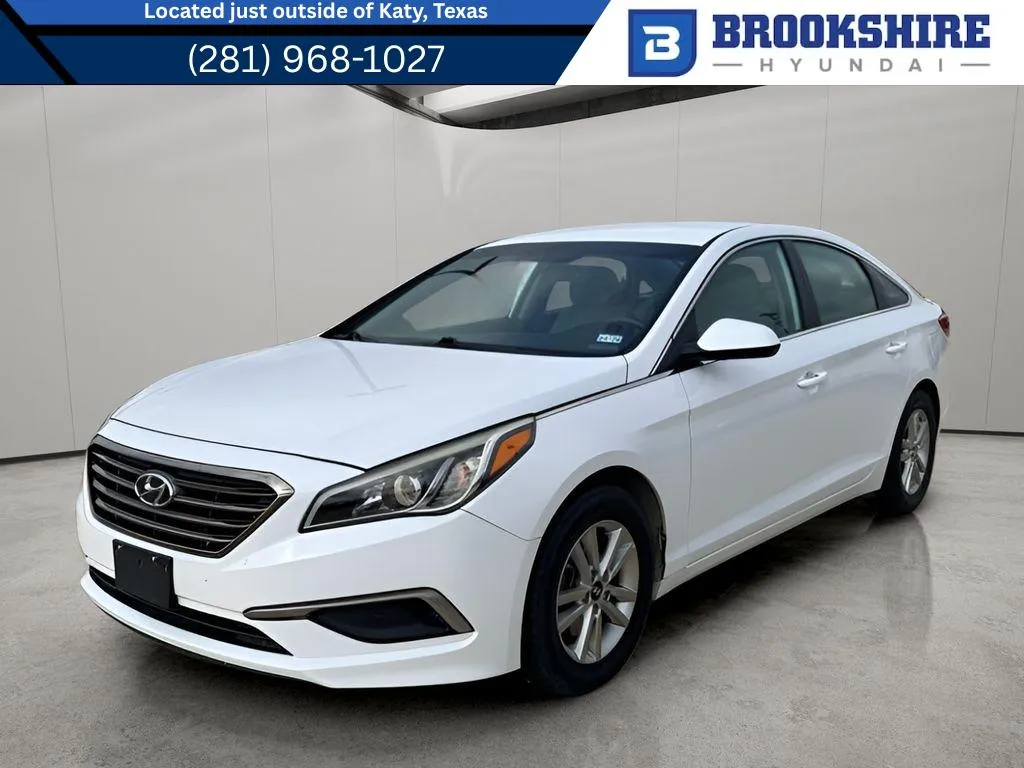 White 2017 Hyundai Sonata 2.4L for sale in Irving, TX