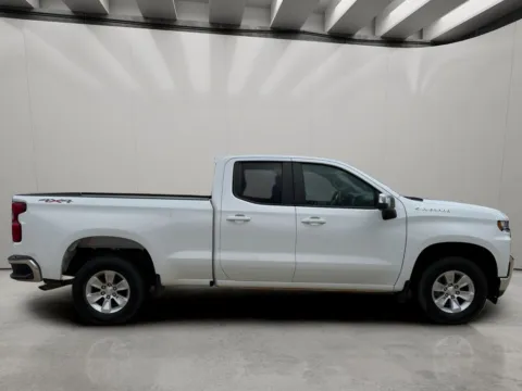 More photos of 2021 Chevrolet Silverado LT at Dallas Direct Auto, TX