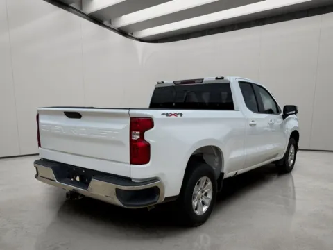 More photos of 2021 Chevrolet Silverado LT at Dallas Direct Auto, TX