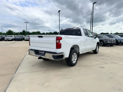 More photos of 2021 Chevrolet Silverado LT at Dallas Direct Auto, TX