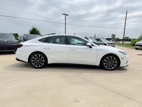 More photos of 2022 Hyundai Sonata Limited at Dallas Direct Auto, TX