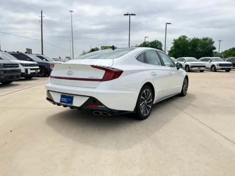 More photos of 2022 Hyundai Sonata Limited at Dallas Direct Auto, TX