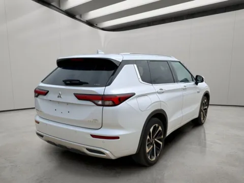 More photos of 2024 Mitsubishi Outlander PHEV SEL at Dallas Direct Auto, TX