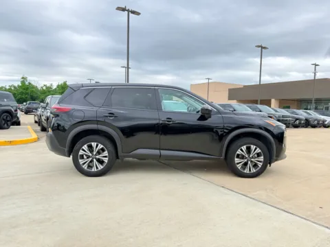 More photos of 2023 Nissan Rogue SV at Dallas Direct Auto, TX