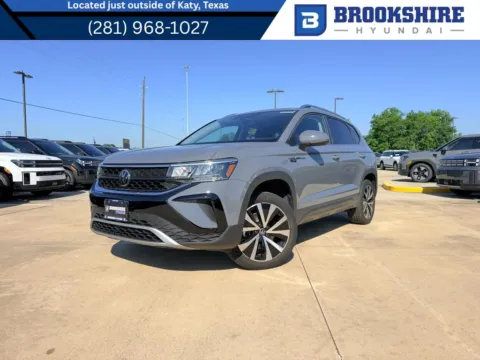 Gray 2023 Volkswagen Taos SE for sale in Irving, TX