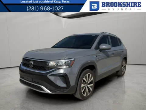 Gray 2023 Volkswagen Taos SE for sale in Irving, TX