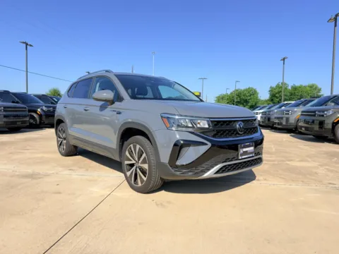 Photos of 2023 Volkswagen Taos SE for sale in Irving, TX at Dallas Direct Auto
