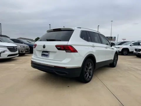 More photos of 2022 Volkswagen Tiguan SE at Dallas Direct Auto, TX