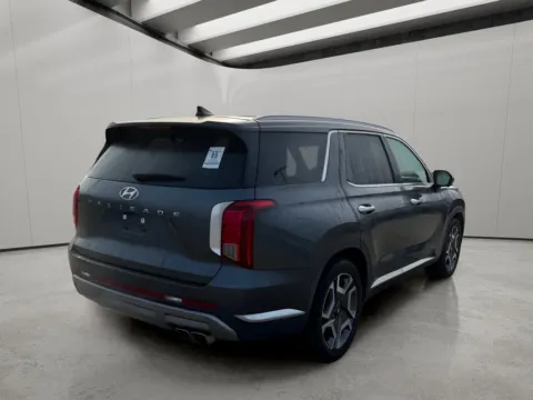 More photos of 2023 Hyundai Palisade Limited at Dallas Direct Auto, TX