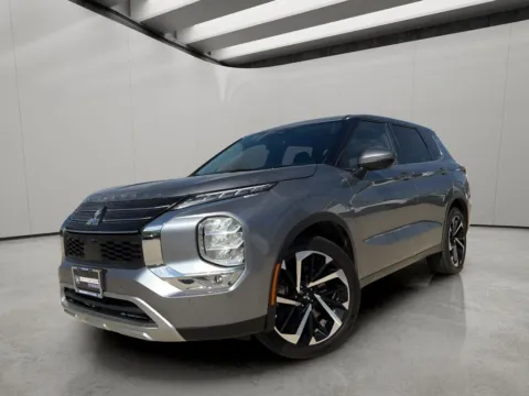 More photos of 2023 Mitsubishi Outlander SE at Dallas Direct Auto, TX