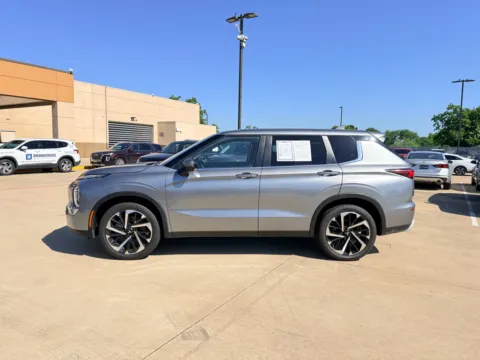 More photos of 2023 Mitsubishi Outlander SE at Dallas Direct Auto, TX