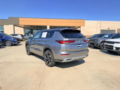 More photos of 2023 Mitsubishi Outlander SE at Dallas Direct Auto, TX