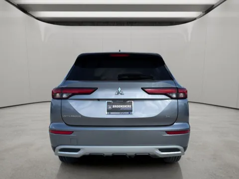 More photos of 2023 Mitsubishi Outlander SE at Dallas Direct Auto, TX