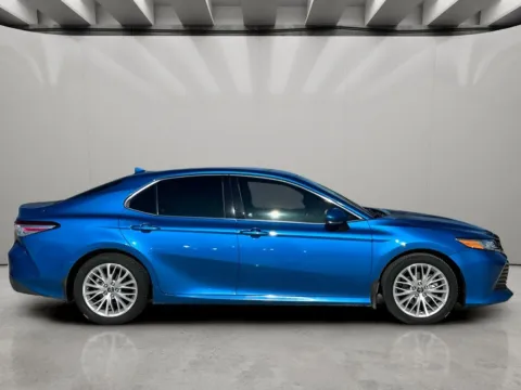 Another view of 2019 Toyota Camry XLE for sale in Irving, TX at Dallas Direct Auto