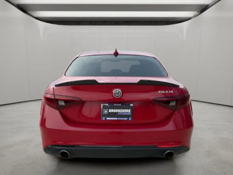 More photos of 2020 Alfa Romeo Giulia at Dallas Direct Auto, TX
