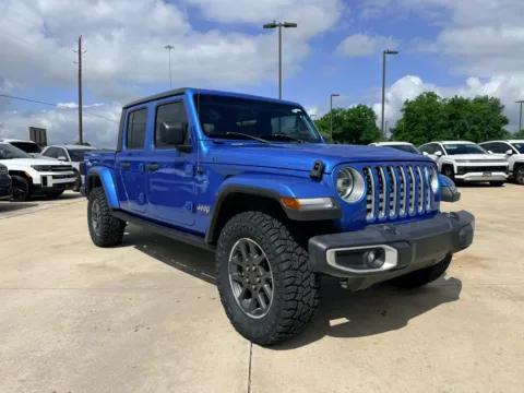 Another view of 2020 Jeep Gladiator Overland for sale in Irving, TX at Dallas Direct Auto