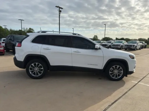 More photos of 2020 Jeep Cherokee Latitude Plus at Dallas Direct Auto, TX