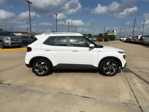 More photos of 2023 Hyundai Venue SEL at Dallas Direct Auto, TX